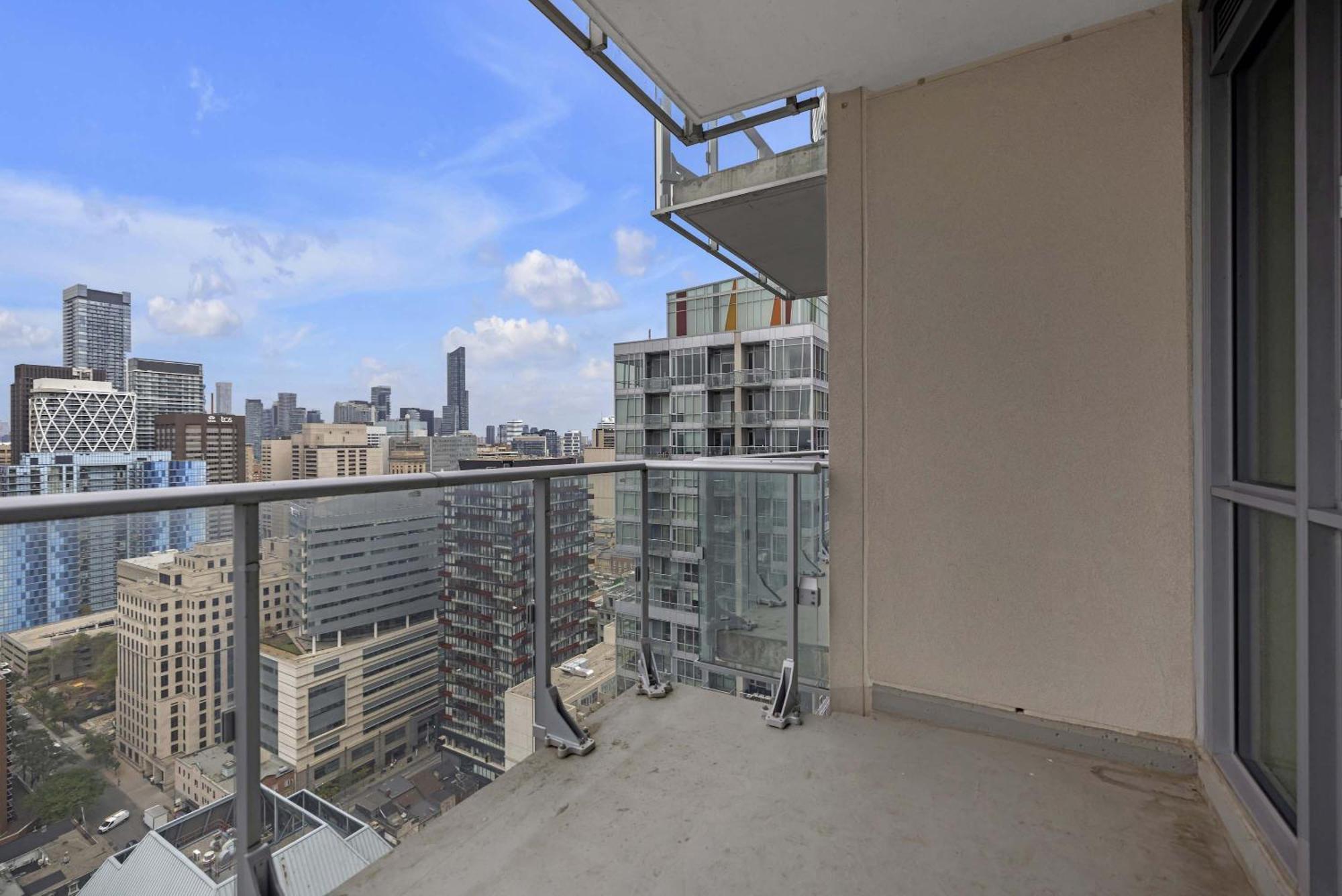 Bright 2-Bed Condo Central Location W Parking Toronto Luaran gambar